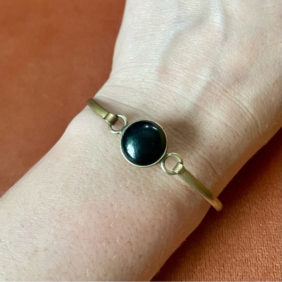Black Jade Bracelet in Bronze - Picture 5 of 5